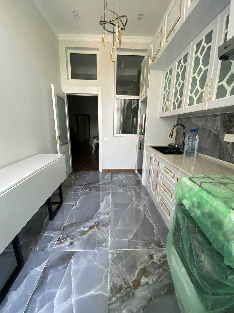 Royal House, 2/3/10, 55м2 Ориентир: Шота Руставелли СУПЕР ЦЕНА !!