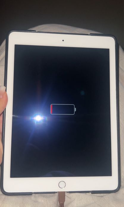 Ipad 7 (cred) aspect 10/10 cititi descrierea