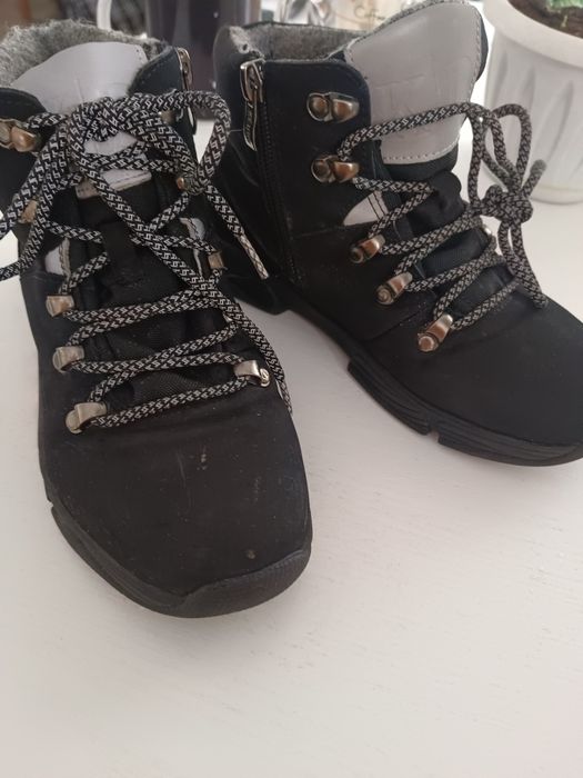 Продам Ботинки 35р