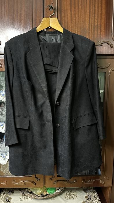 Женский велюровый костюм с юбкой