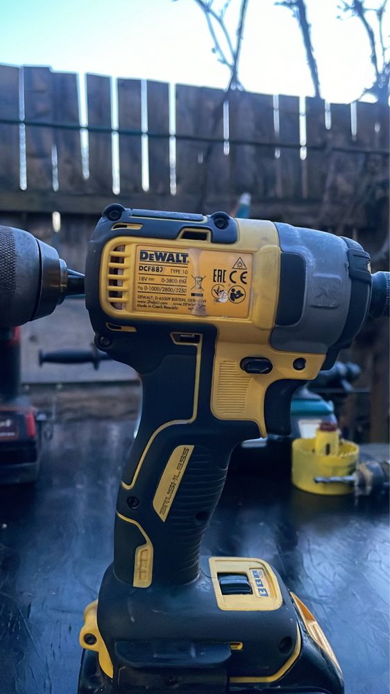 vand impact si autofiletanta dewalt