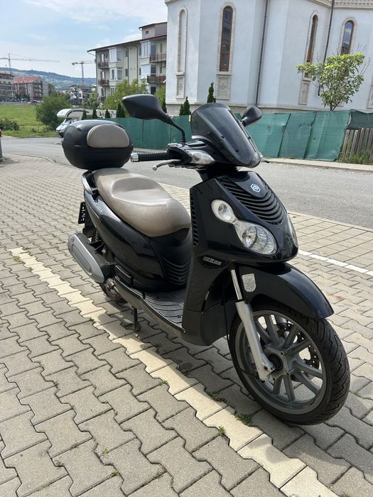 Piaggio Carnaby 125 scuter (nu pcx, honda, yamaha)