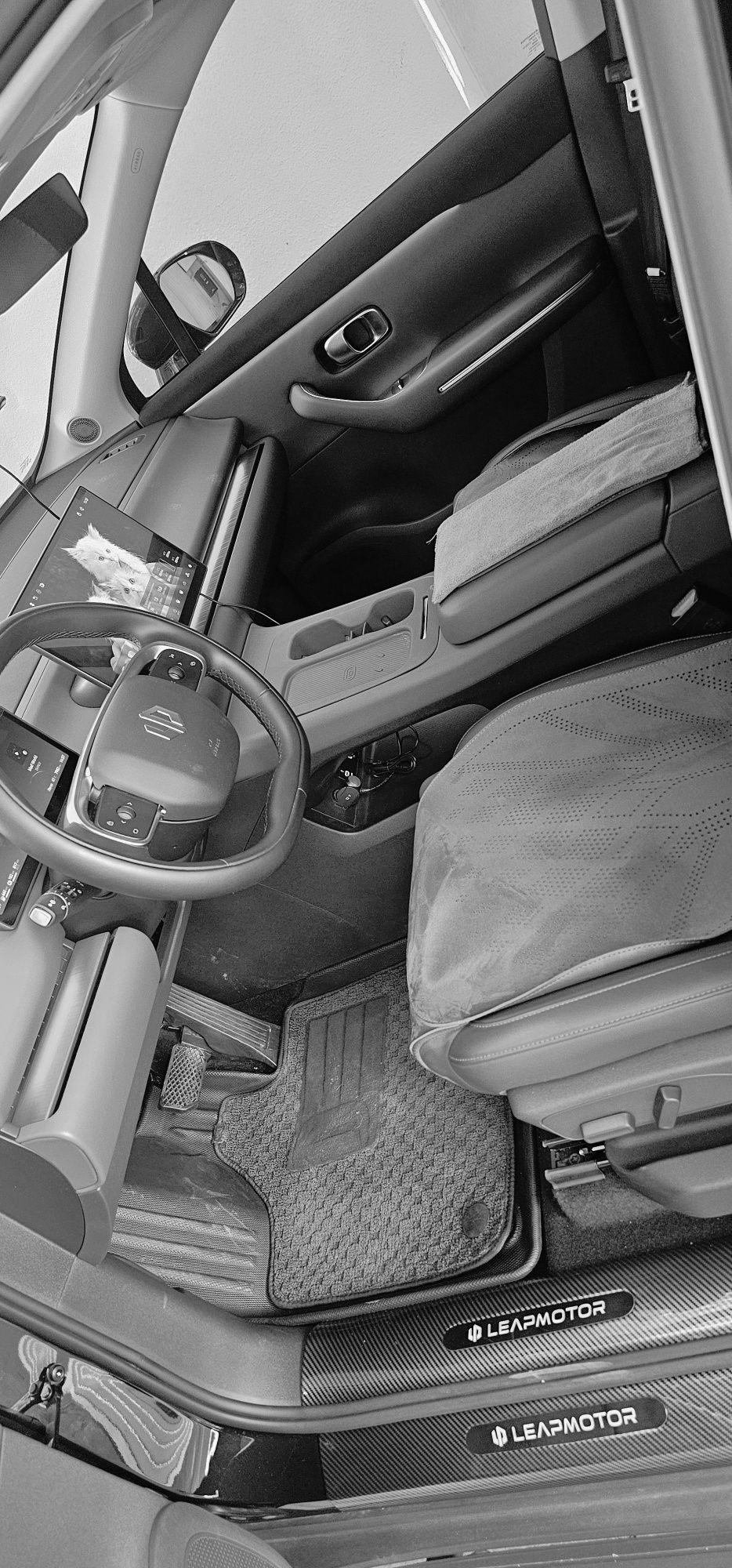 Leapmotor C16 hybrid 200km с РУССИФИКАЦИЕЙ 2024
