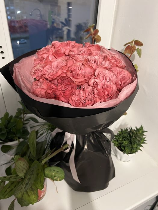 Пионовидные розы 25 шт