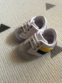 Бебешки обувки :)