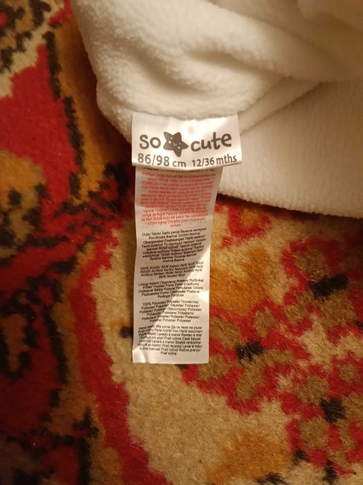 Vand diferite piese de imbracaminte pentru copii mici