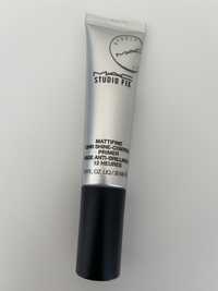 Baza de machiaj Mac - Studio fix mattfine - shine control primer