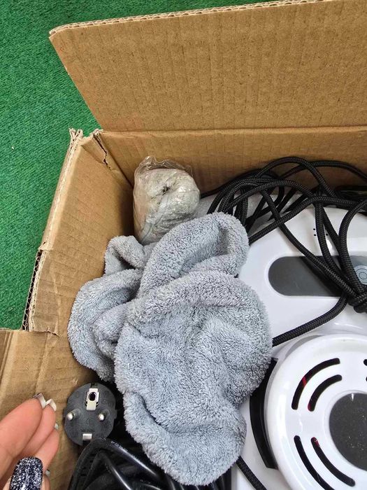 Робот за прозорци с дистанционно