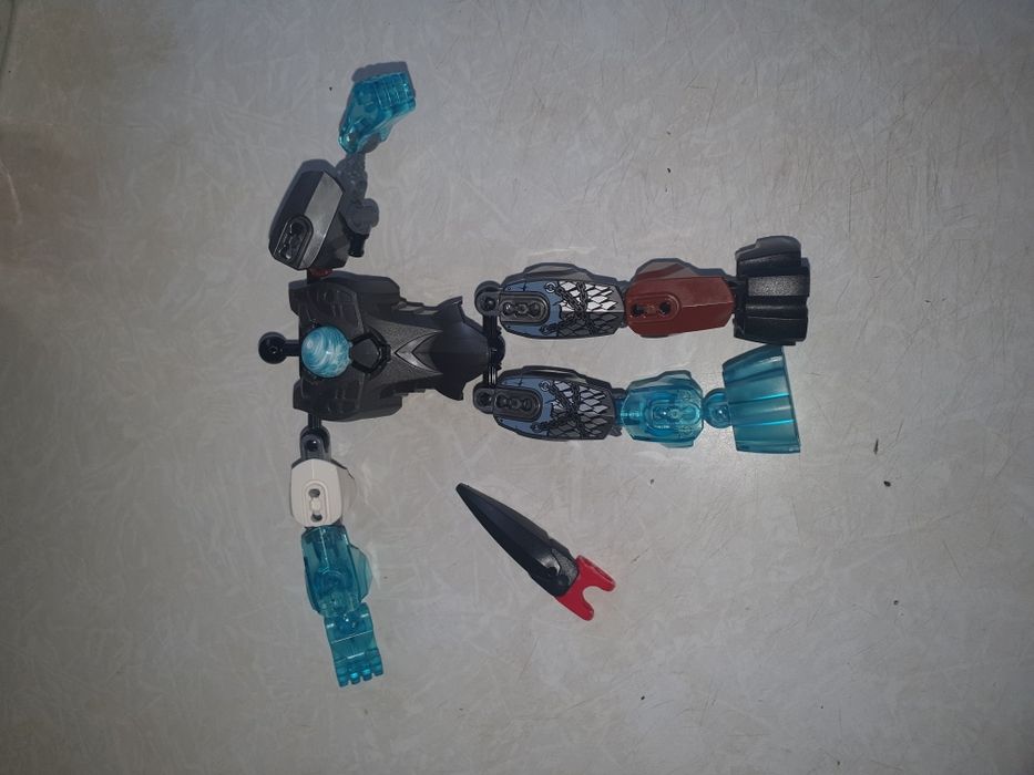Lego bionicle  на запчасти