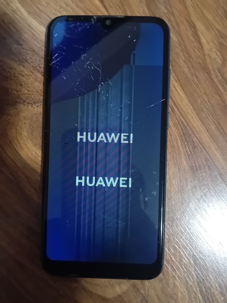 Телефон HUAWEI Y6