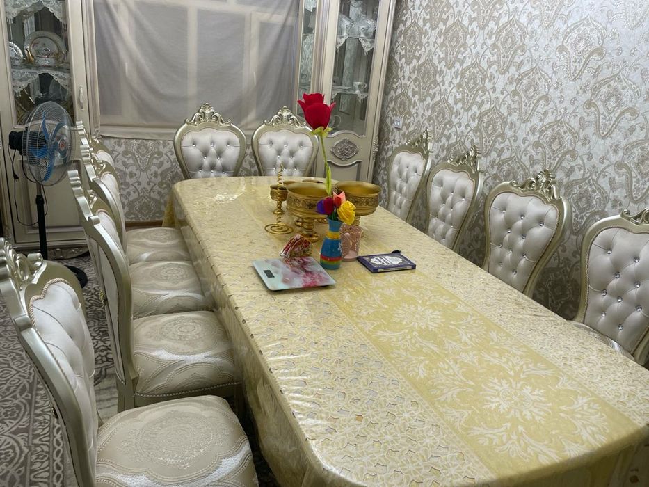 Стол 12.стульев из чистого дерева НОВЫЙ,модель коралевский.