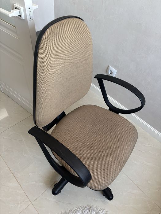 Стул, крутяшийся