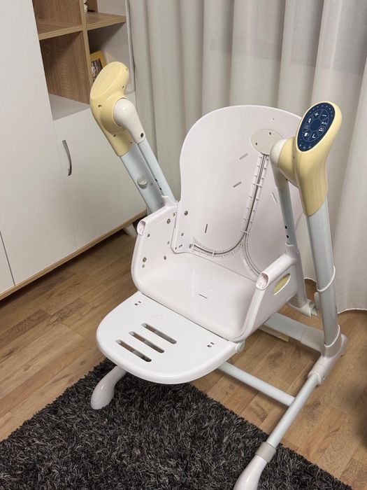 Vând Scaun de masa cu leagan electric Caretero INDIGO 2 in 1