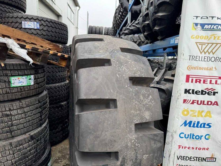 Anvelope noi pentru combina 23.5-25 cu 24 pliuri L5 PANTHER