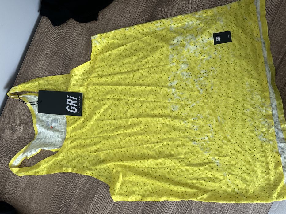 Продам новую спортивную майку GRI