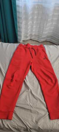 Pantaloni nike tech roși