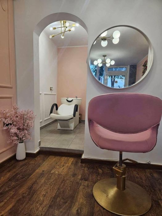 Фризьорско оборудване - стол, огледало