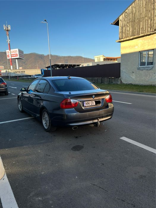 Vand bmw E90 2008 manual inmatriculat sau schimb cu Passat B7