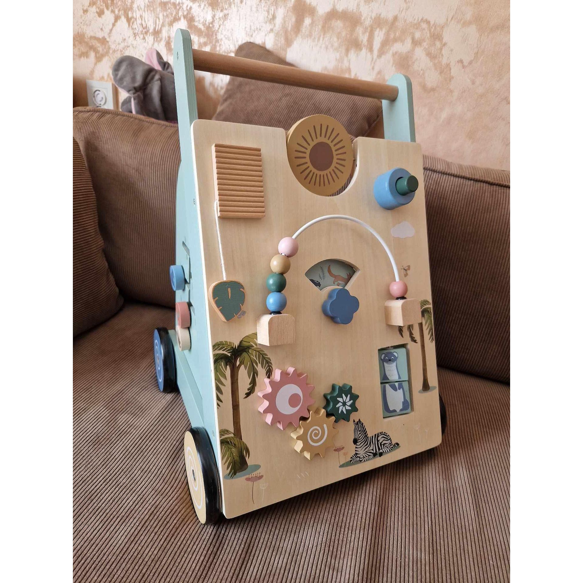 Дървена играчка за прохождане