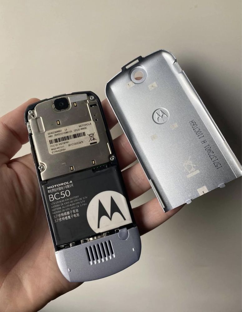 Motorola L6 Silver De Colectie Liber Retea Ca NOU