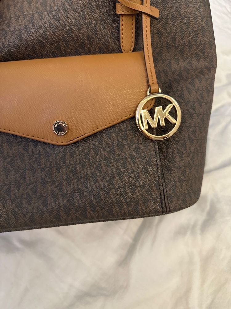 Продам сумку МК оригинал