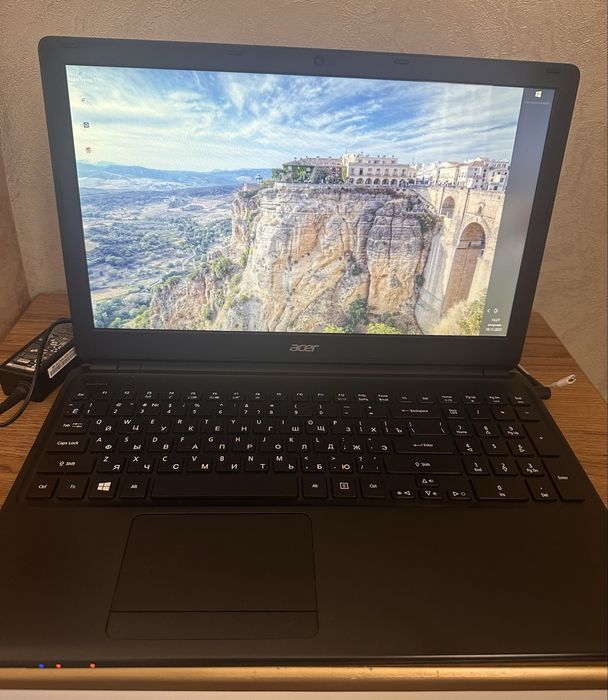 Ноутбук Acer в полном комплекте