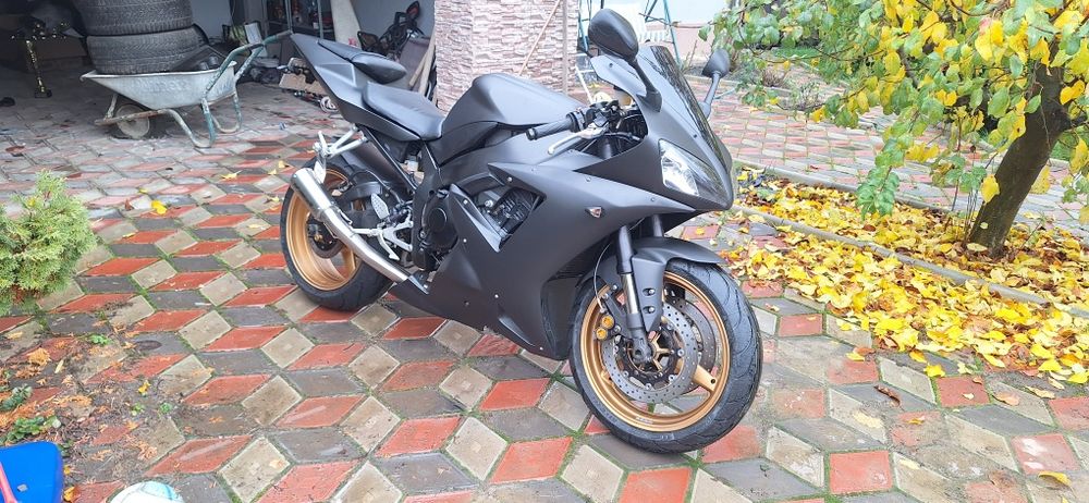 De vanzare Yamaha R1 2002