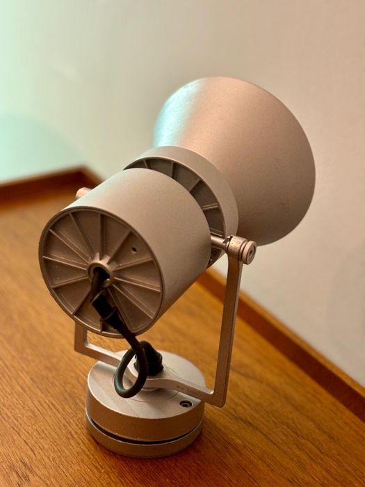 Lampa de perete iGuzzini