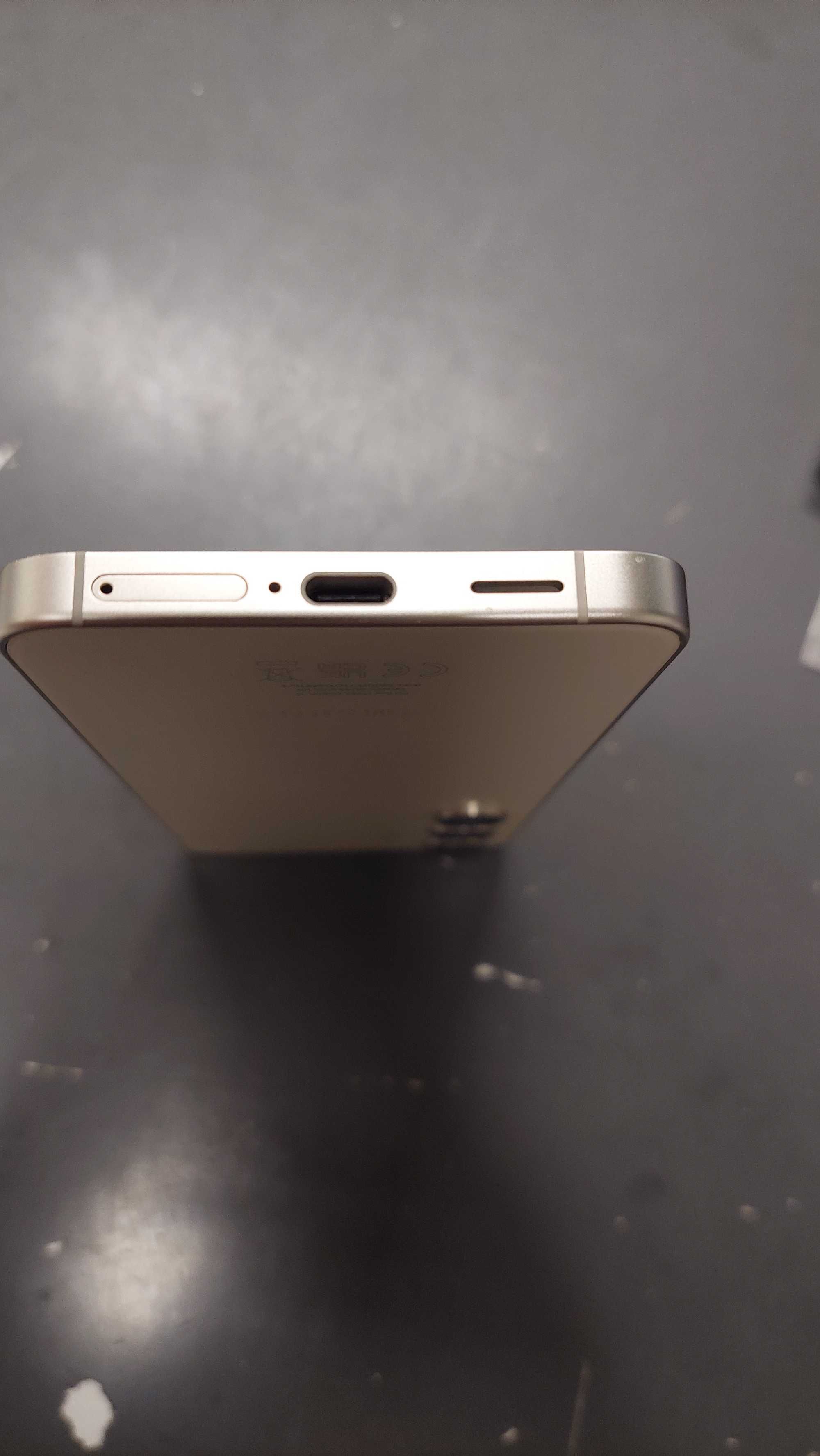 Samsung S24 SM-S291B/DS цвят Кехлибар