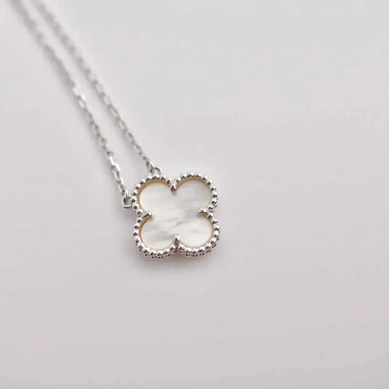 Colier Van Cleef & Arpels Aur Alb 750 White