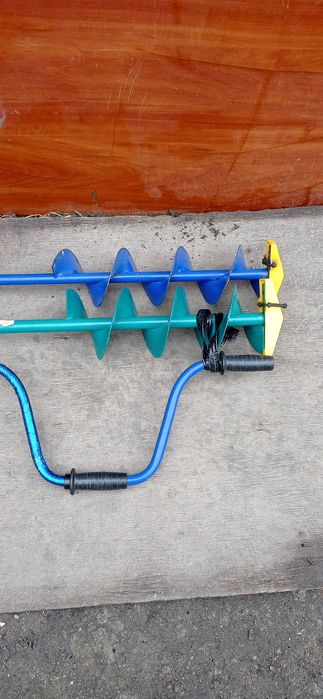 Ледоруб для зимней рыбалки