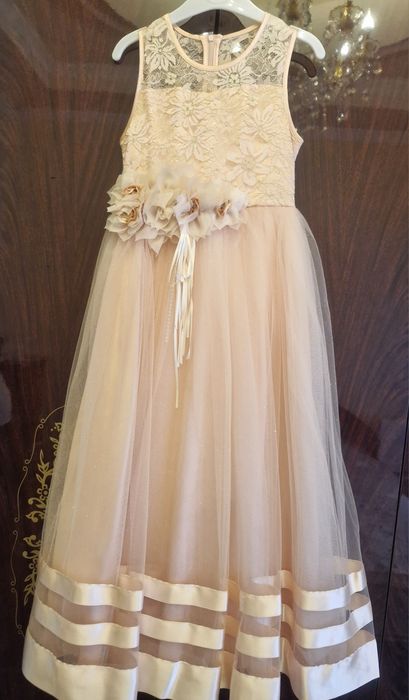 Платье вечернее .