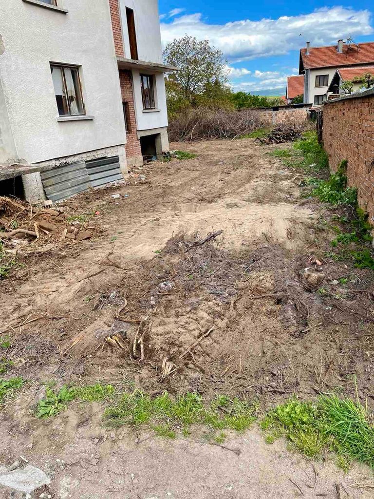 Продава се Къща в Долна баня - 320 кв.м за 466 €/кв.м - Снимка #3