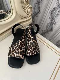 Продам леопардовые сандали