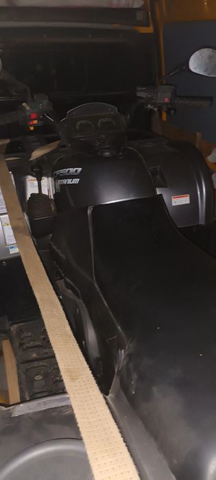 Vîd,ateveu cf moto 500aproape  nou de preferat schimb cu suzuchi vitar