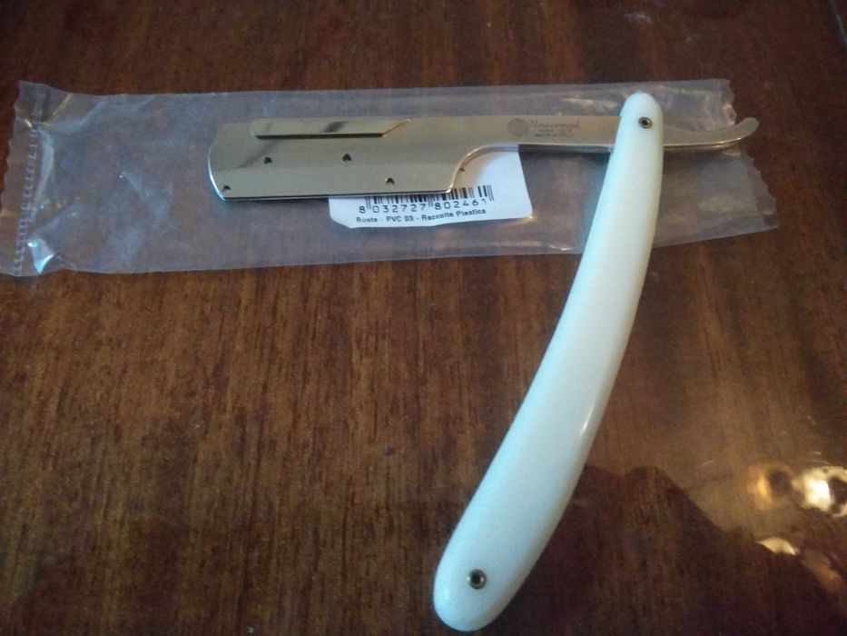 Бръснач тип шаветка