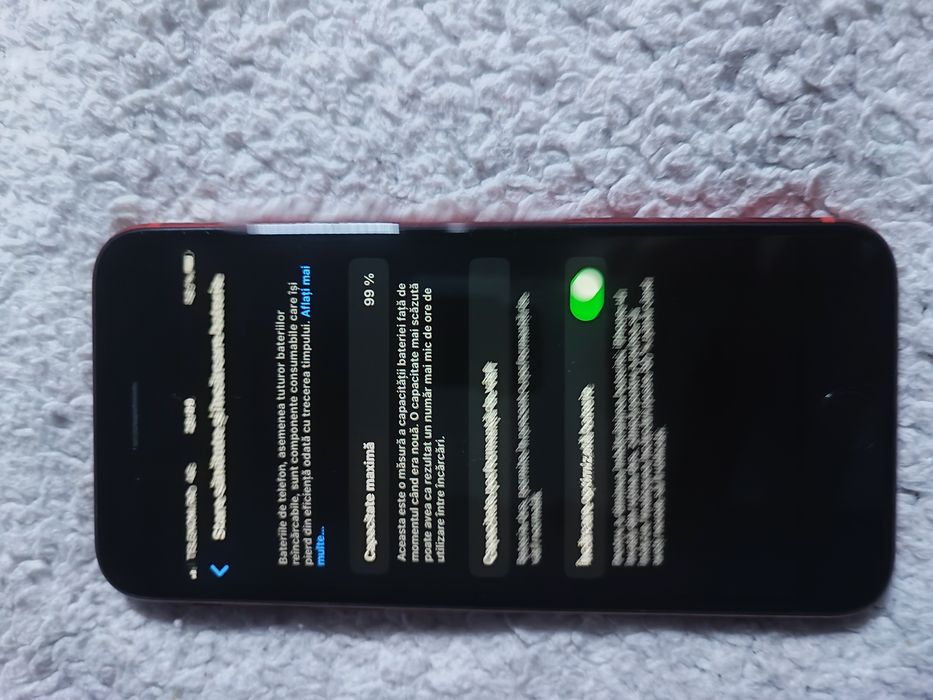 Vând iPhone 8 Red