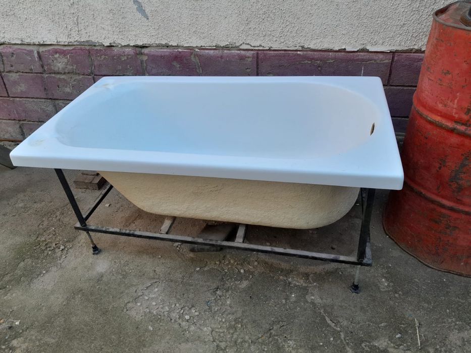 Продам ванну 1.20 длиной без повреждении и царапин