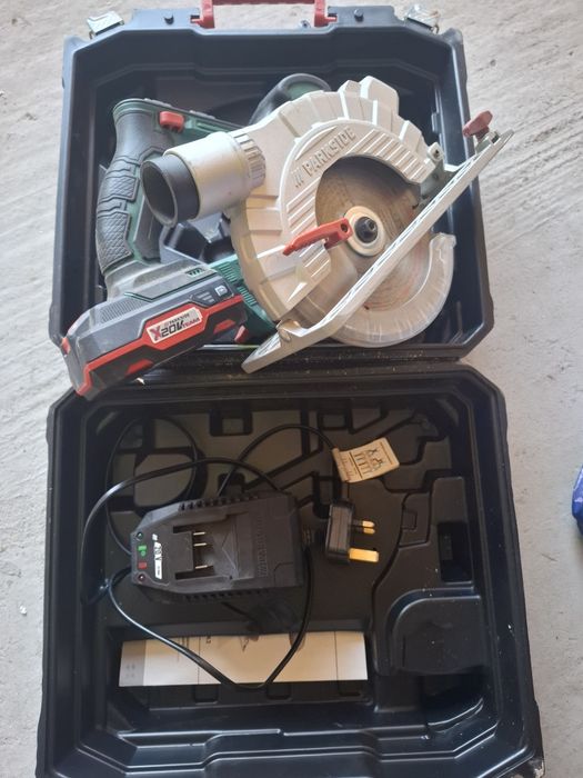 Circular cu acumulator