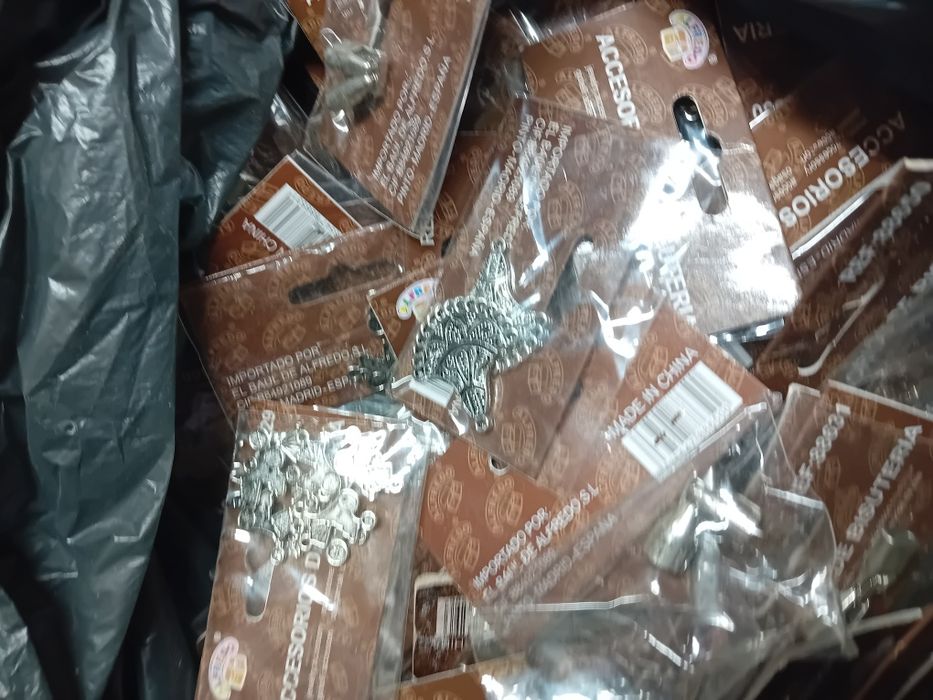 Accesorii metalice pentru bijuterii. 100 lei pentru 100 pungute.