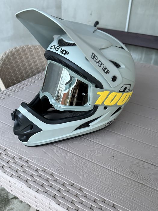 Vand casca de bicicleta