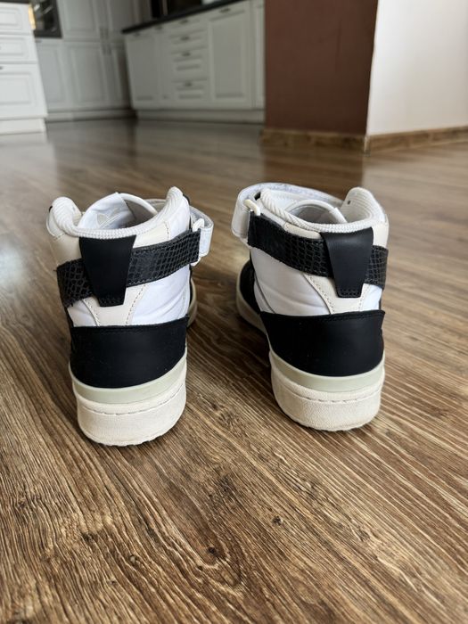 Vând Adidas Forum 84 HI W