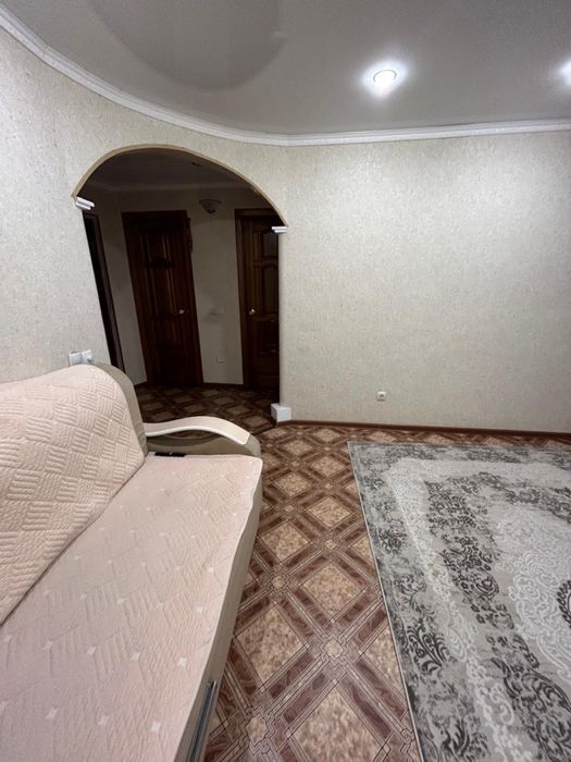 Продам 3-х комнатную квартиру в центре район магазин Лакомка