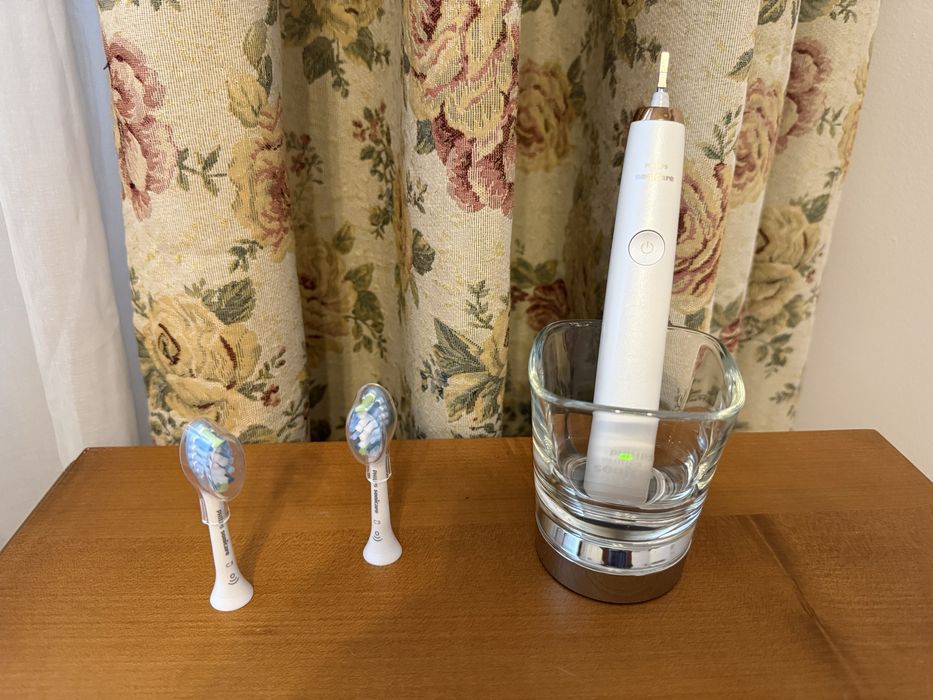 Periuta electrica Philips Sonicare DiamondClean 9100