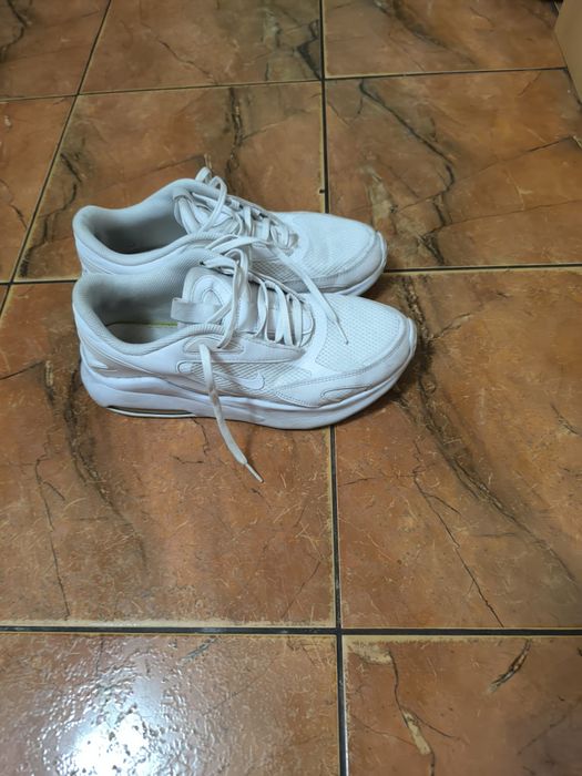 Vand adidasi nike mar. 42