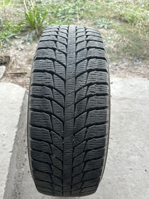 Продам зимнюю резину 195/65/R15