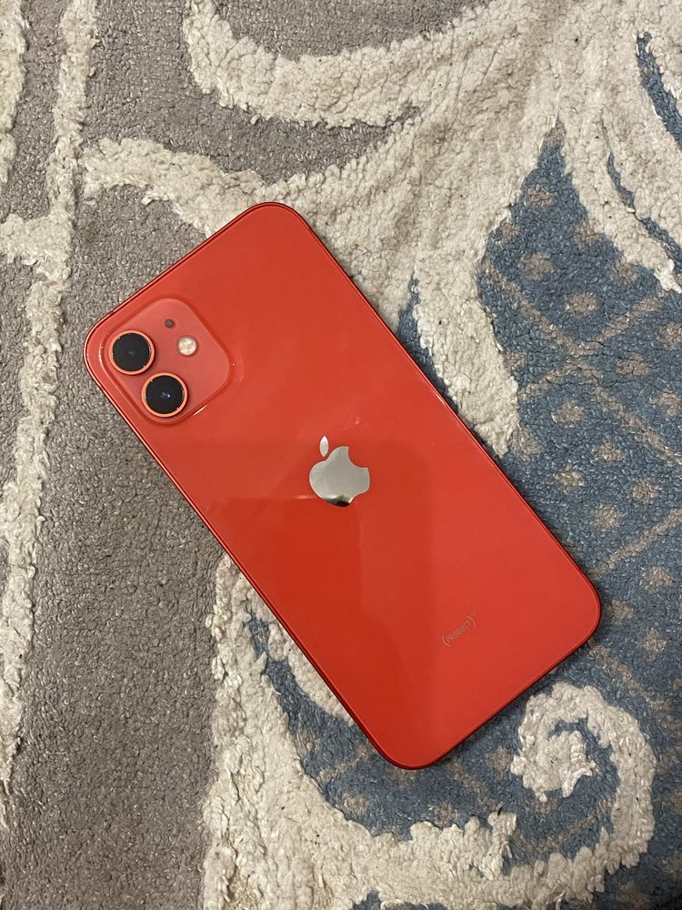 Iphone 12 product red