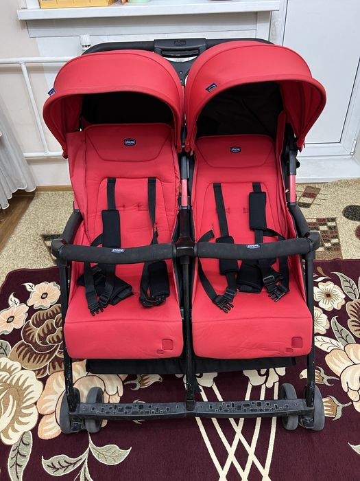 Коляска на двойняшек