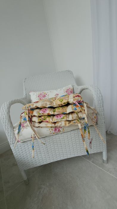 4 Perne Decorative Scaun ' Terasa' Bucatarie' stilul Shabby Chic