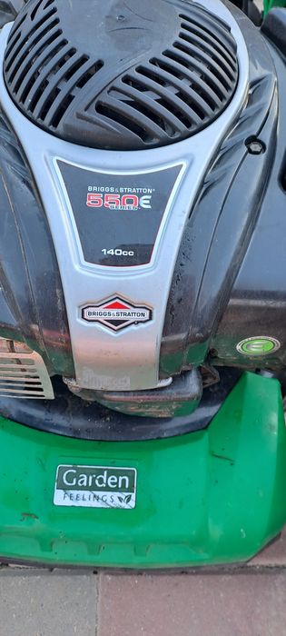 Masina gazon stare buna. Servizată